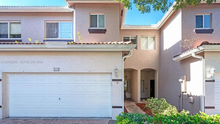 Property Photo:  1916 SE 23rd Ave 1916  FL 33035 