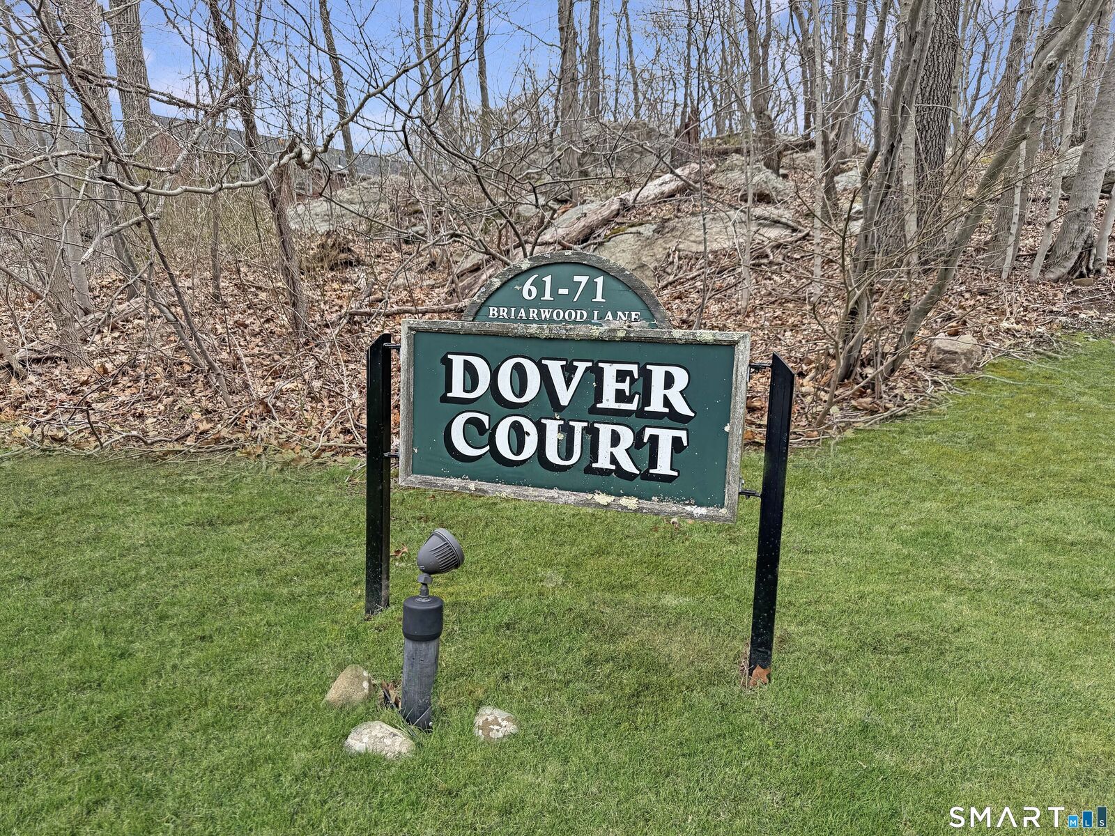 Property Photo:  61 Dover Court B  CT 06405 