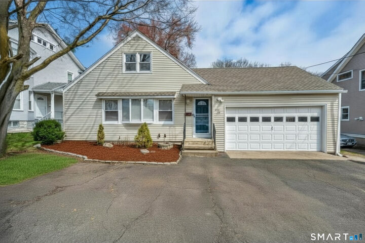 Property Photo:  304 Huntington Road  CT 06614 