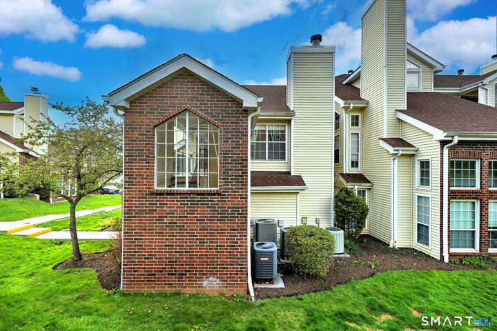 Property Photo:  138 Carriage Crossing Lane 138  CT 06457 