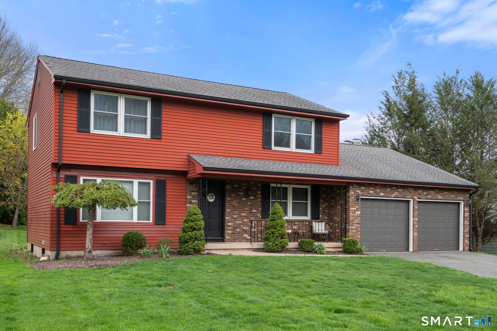 Property Photo:  69 Patriot Lane  CT 06111 