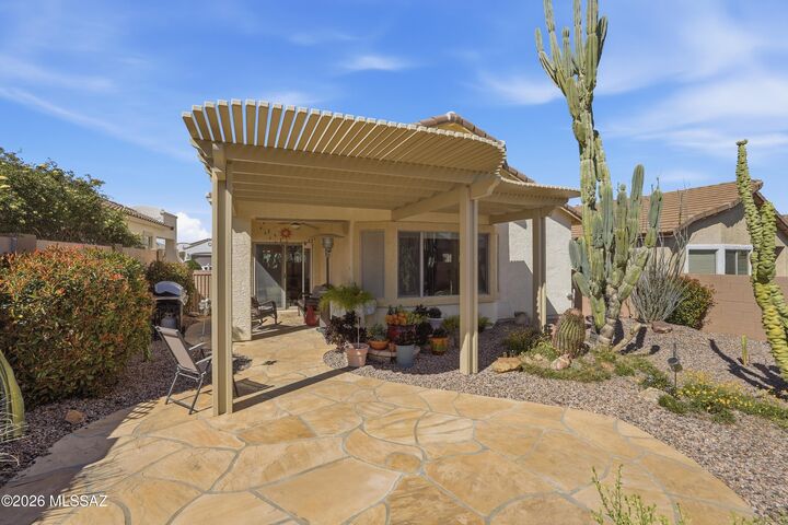Property Photo: 553 W Calle Media Luz AZ 85629