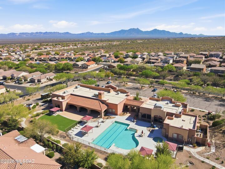 Property Photo:  553 W Calle Media Luz  AZ 85629 