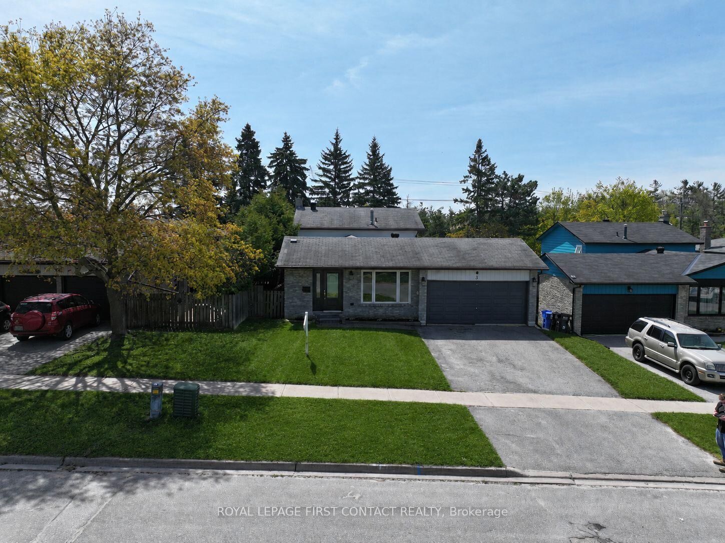 Property Photo: 3 Oren Boulevard ON L4N 4T3