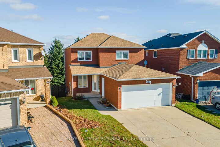 234 Howard Crescent — photo 1