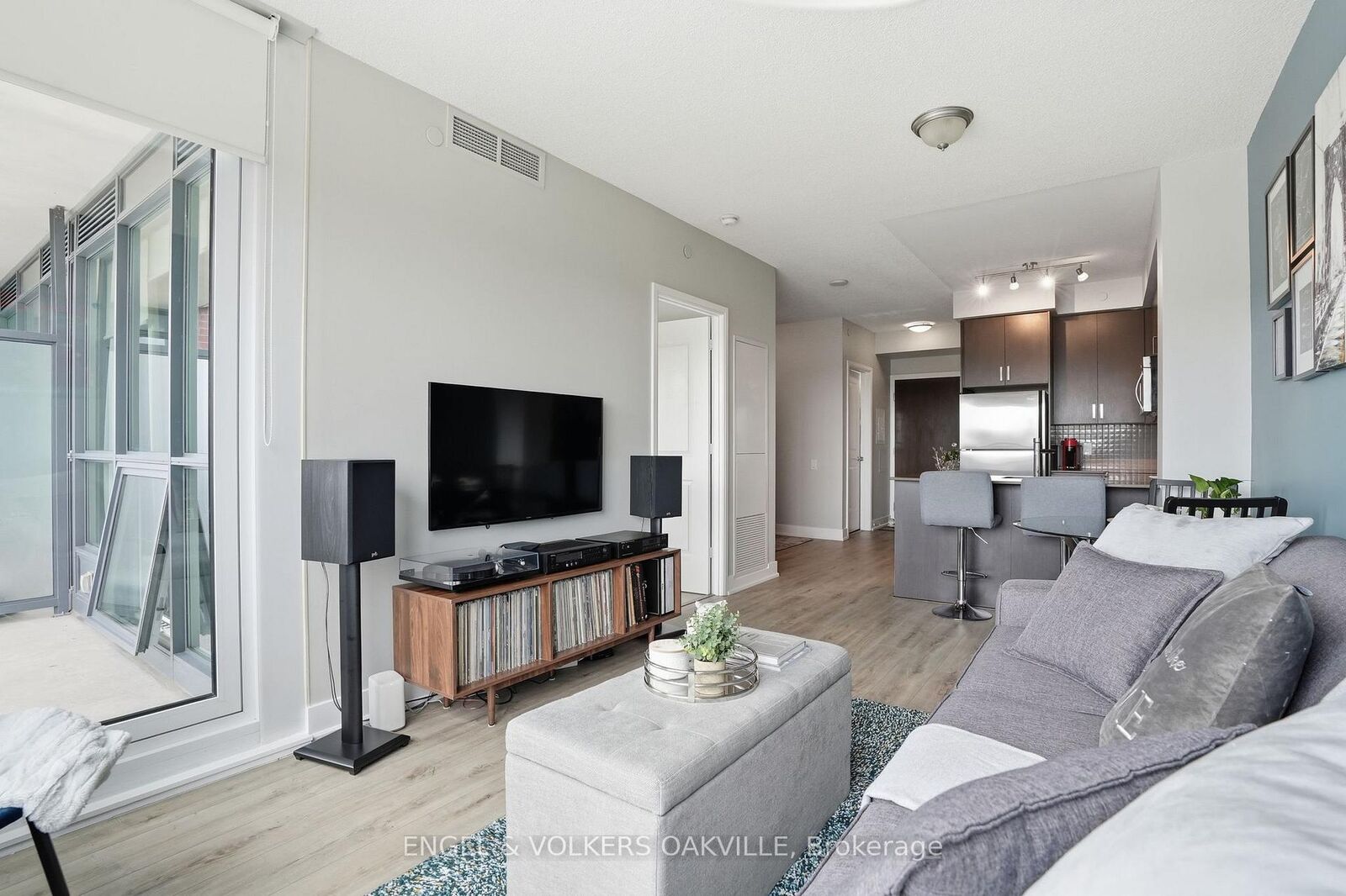 Property Photo: 7608 Yonge Street 528 ON L4J 0J5