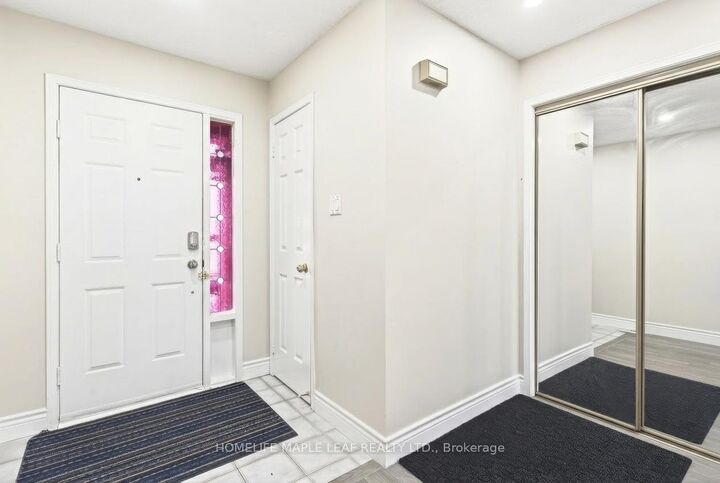 Property Photo: 735 Constellation Drive ON L5R 2V7