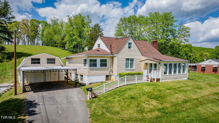 Property Photo:  322 Valley Drive  TN 37617 