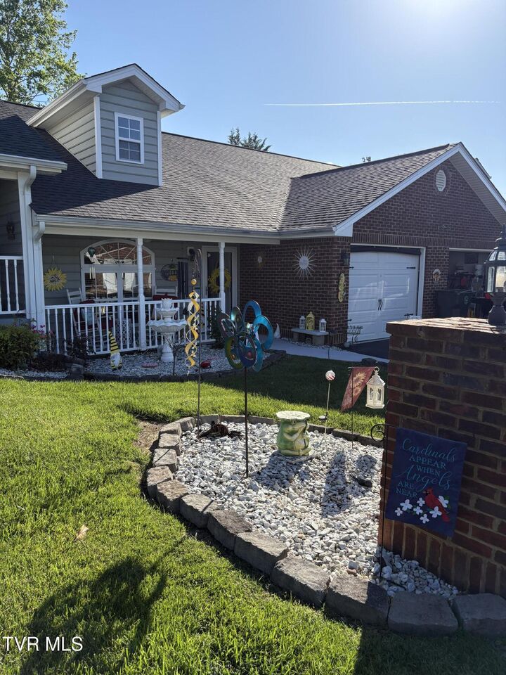 Property Photo:  26 Sagewood Court 26  TN 37659 