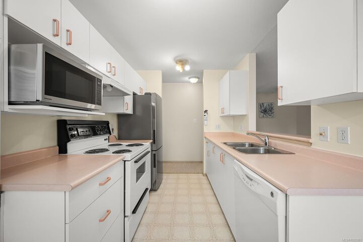 Property Photo: 698 Aspen Rd 208A BC V9M 3S9
