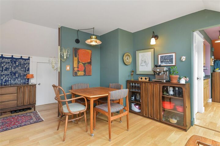 Property Photo: 2109 Chambers St 4 BC V8T 3L1