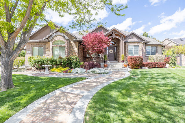 Property Photo:  10476 S Hemisphere Ct W  UT 84095 
