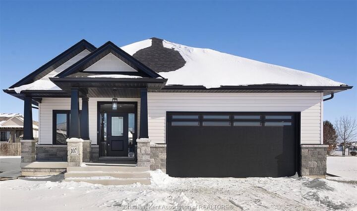 Property Photo: 107 McKenzie Court ON N7L 0G7
