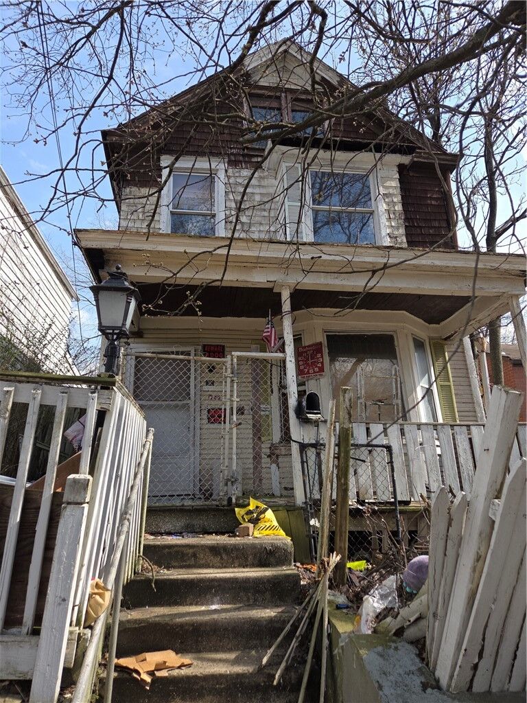 Property Photo:  1740 Wesley St  PA 15221 