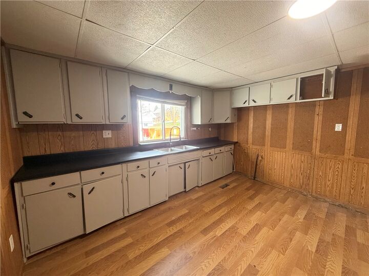 Property Photo:  754 N Sharpsville  PA 16146 