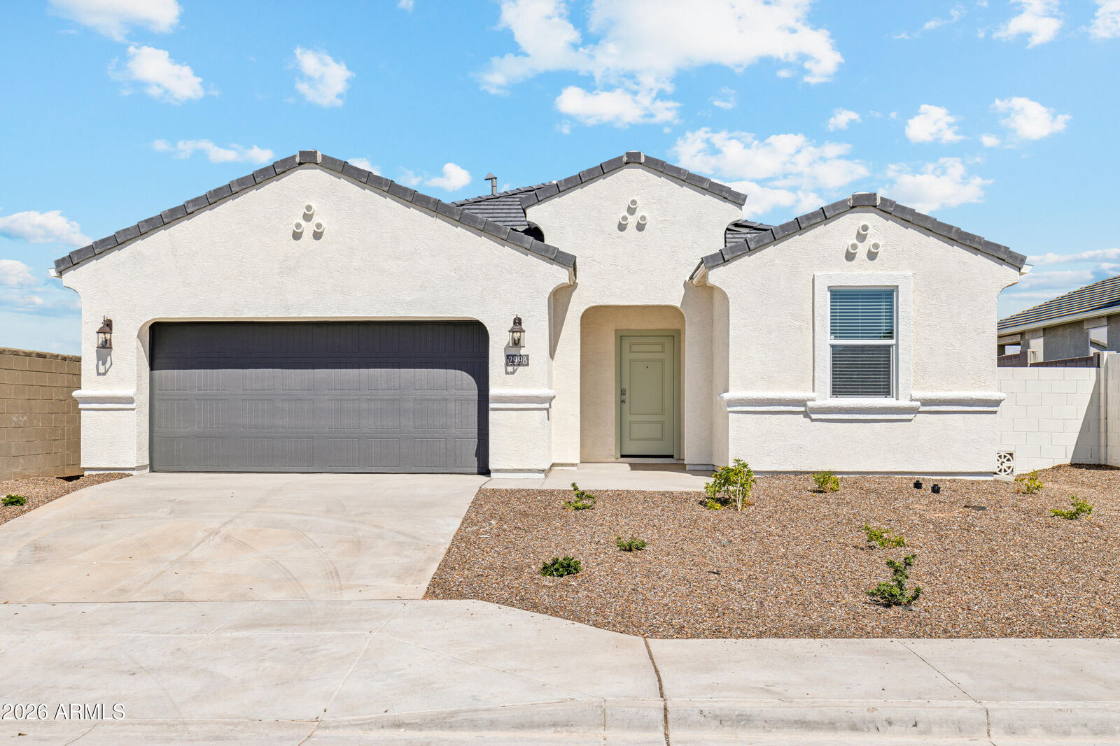 Property Photo:  9340 S Hale Drive  AZ 85120 