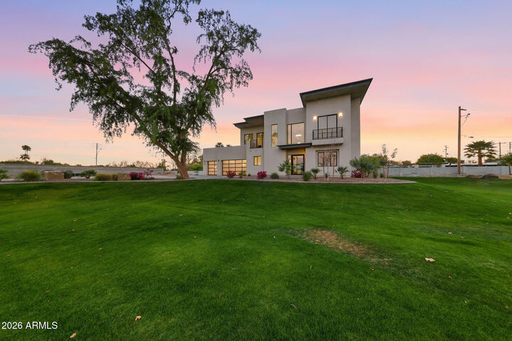 Property Photo:  100 W Northern Avenue 15  AZ 85021 