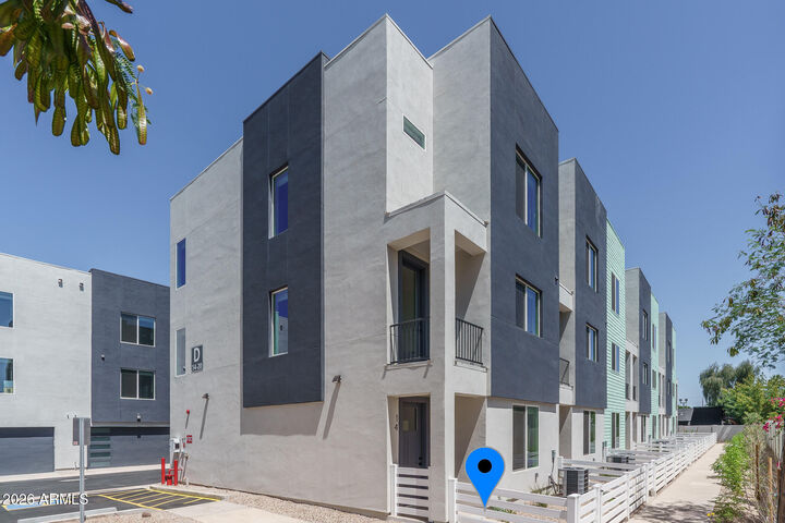 Property Photo:  2601 E Clarendon Avenue 14  AZ 85016 