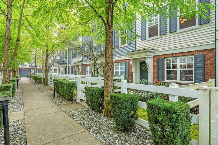 2495 Davies Avenue 6 — photo 1