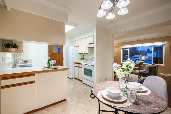 Property Photo: 26981 28B Avenue BC V4W 3A5