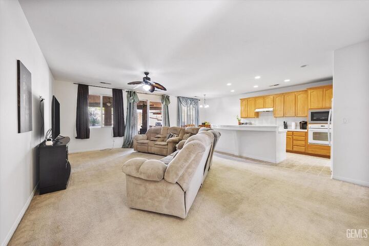 Property Photo:  5303 Tangerine Dream Lane  CA 93311 