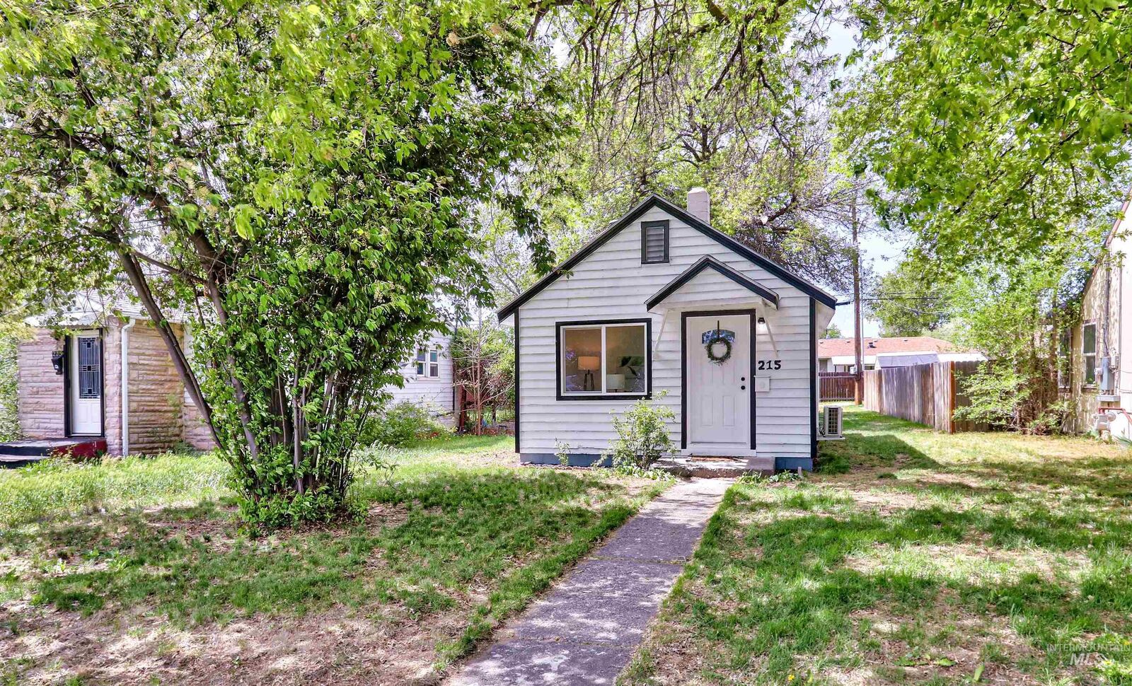 Property Photo: 215 S 11th ID 83647