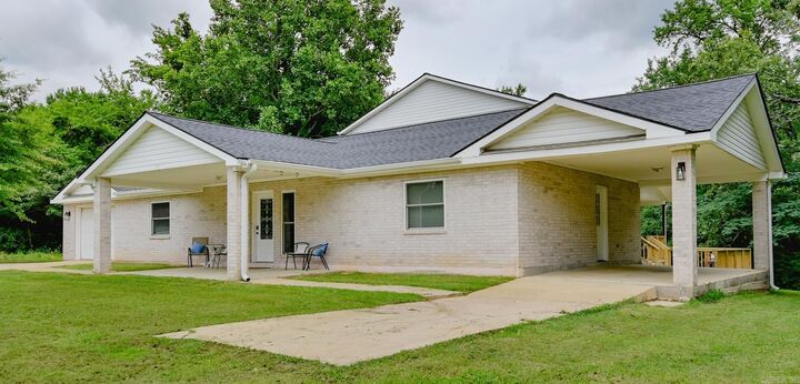 Property Photo:  301 Bixler  AR 71953 