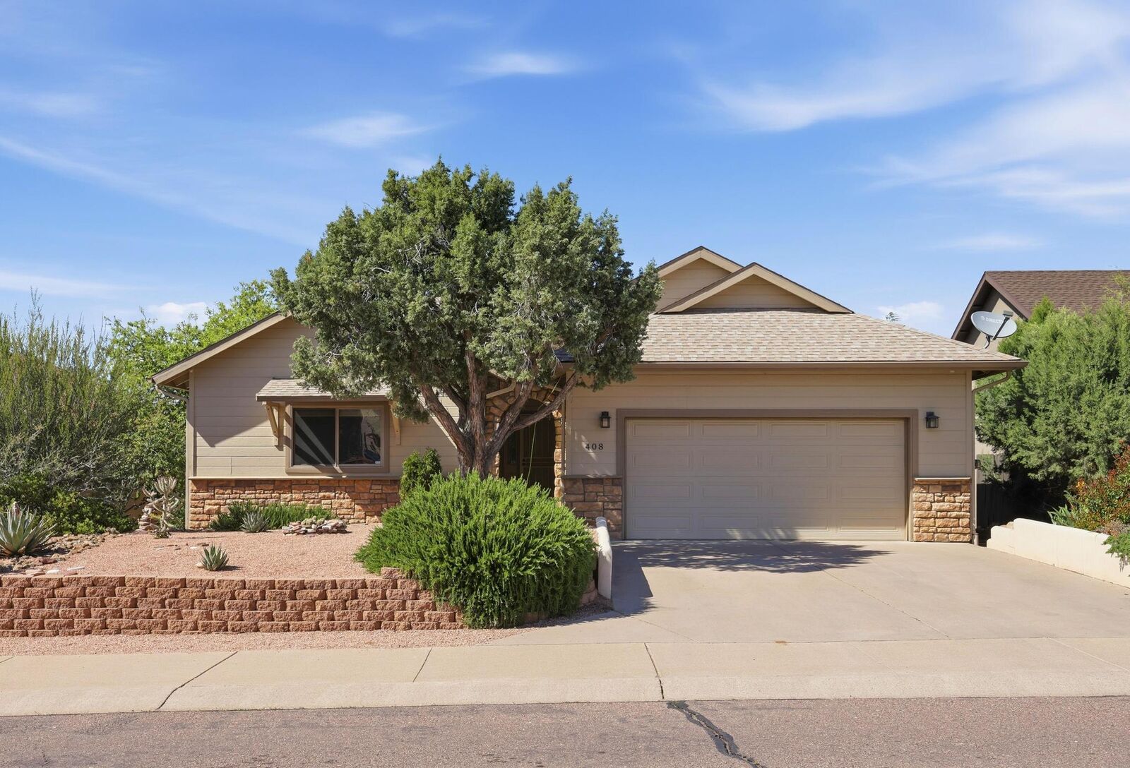 Property Photo:  408 E Phoenix Street  AZ 85541 