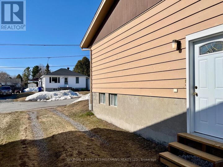Property Photo:  397 Russell Street  ON P0J 1K0 