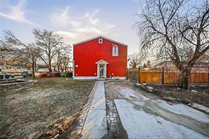 Property Photo:  85 Gendreau Avenue  MB R3V 1B6 