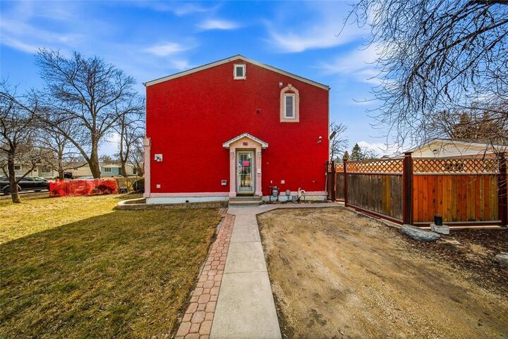Property Photo:  85 Gendreau Avenue  MB R3V 1B6 