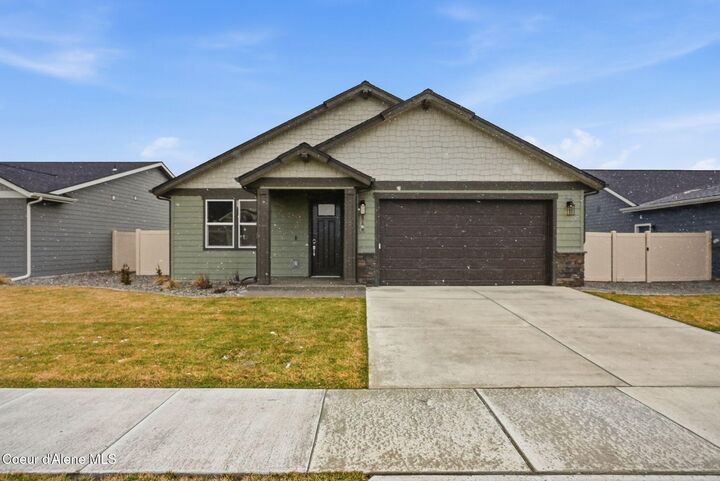 Property Photo:  6724 N Coeur Terre Blvd  ID 83815 