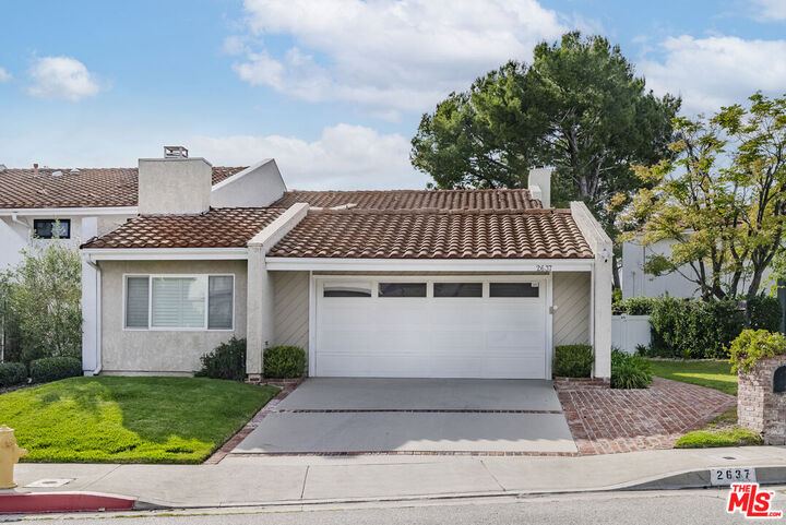 Property Photo:  2637 Angelo Dr  CA 90077 