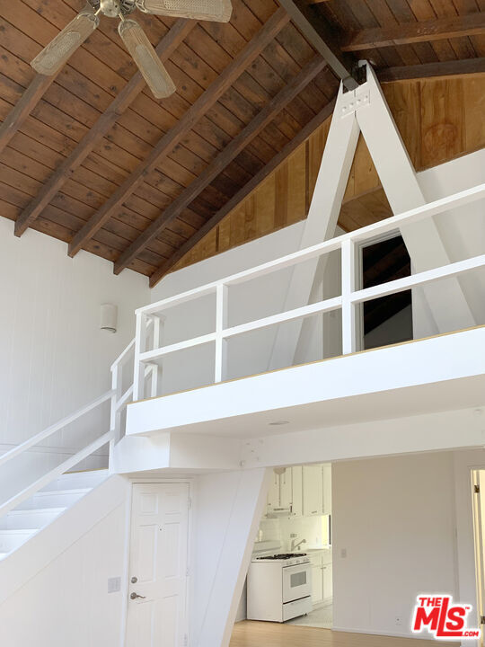 Property Photo:  8437 Ridpath Dr  CA 90046 