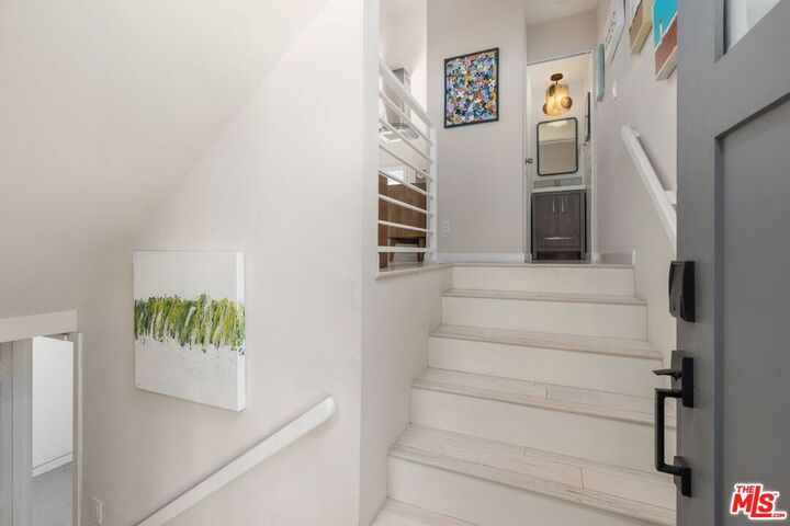 Property Photo:  2613 6th St  CA 90405 
