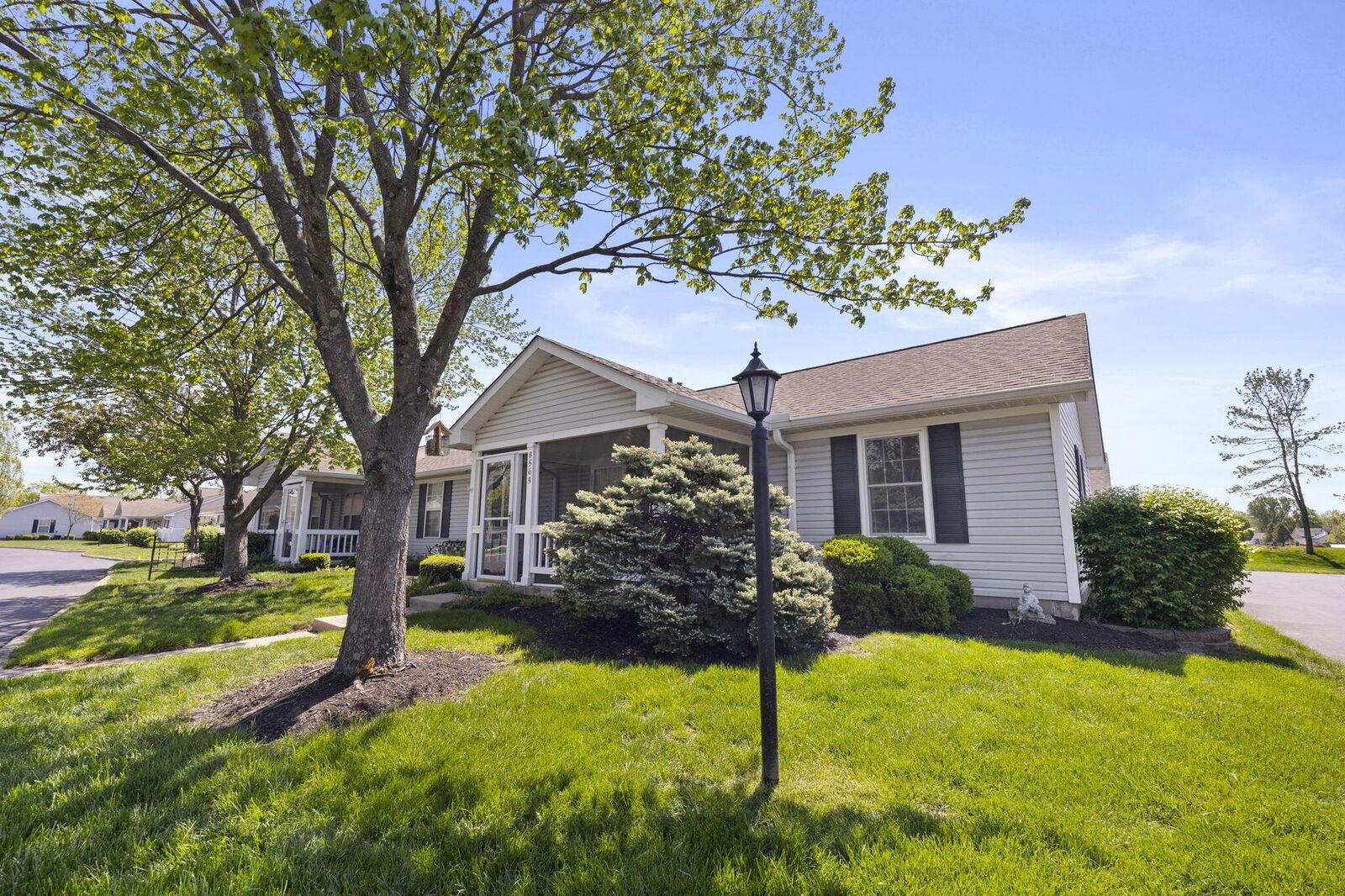 Property Photo:  8565 Victoria Meadow Lane  OH 43068 