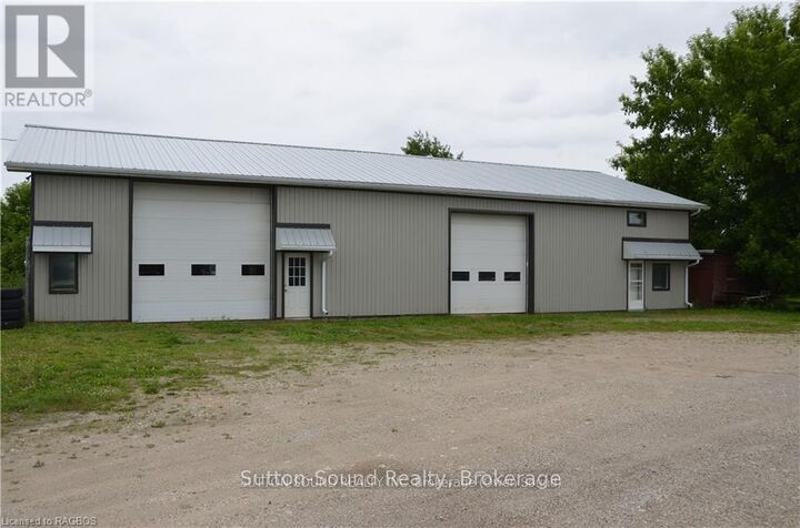 402432 Grey Road 4 — photo 1