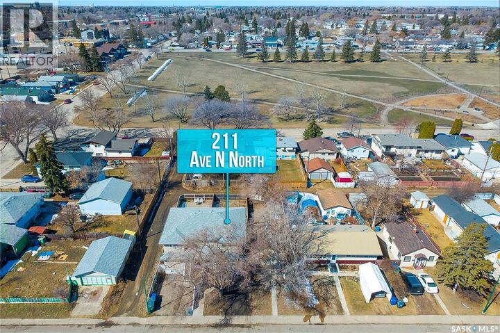 Property Photo:  211 N Avenue N  SK S7L 2T2 