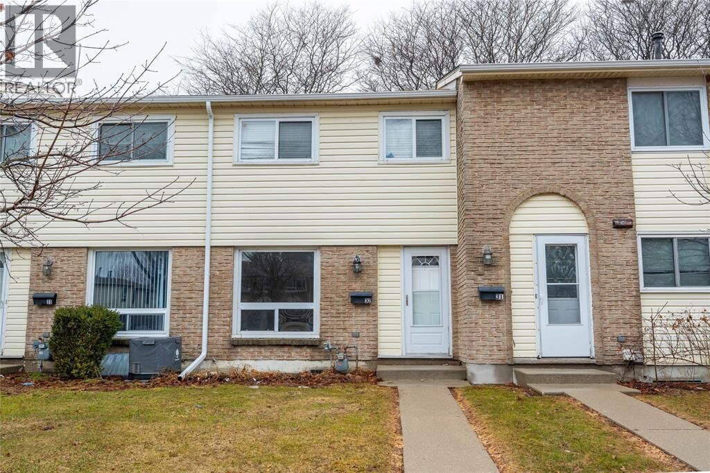 Property Photo:  27 Turner Drive 32  ON N7S 4R9 