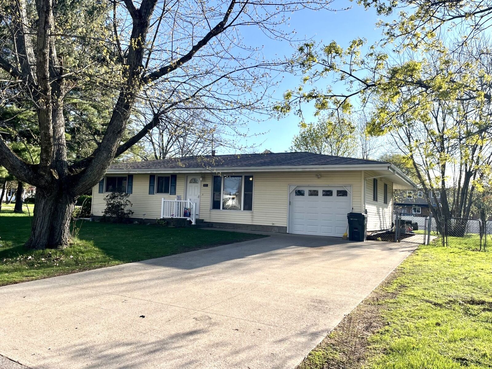 Property Photo:  5003 Hillsdale Avenue  PA 16509 