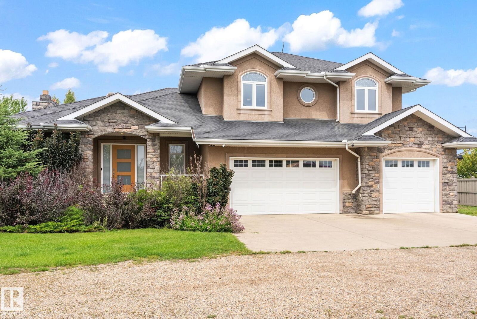 Property Photo:  15860 41 Avenue SW  AB T6W 1A6 