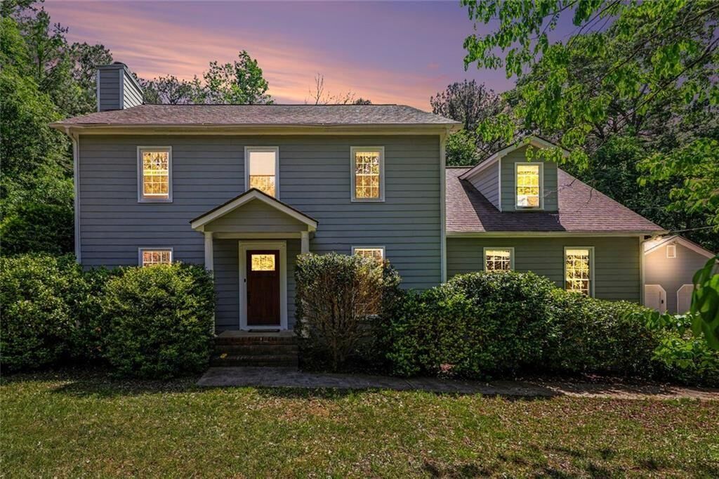 Property Photo:  215 Hampton Woods Drive  GA 30215 