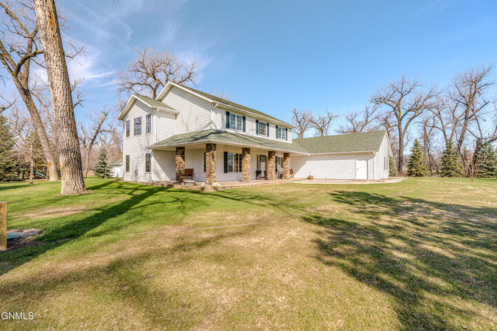 Property Photo:  6609 Deerewood Lane  ND 58503 