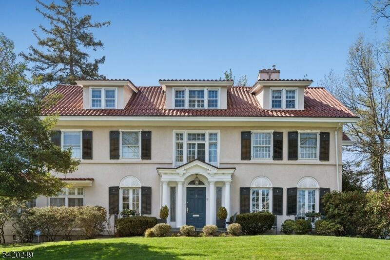 Property Photo:  9 Quentin Ct  NJ 07040 