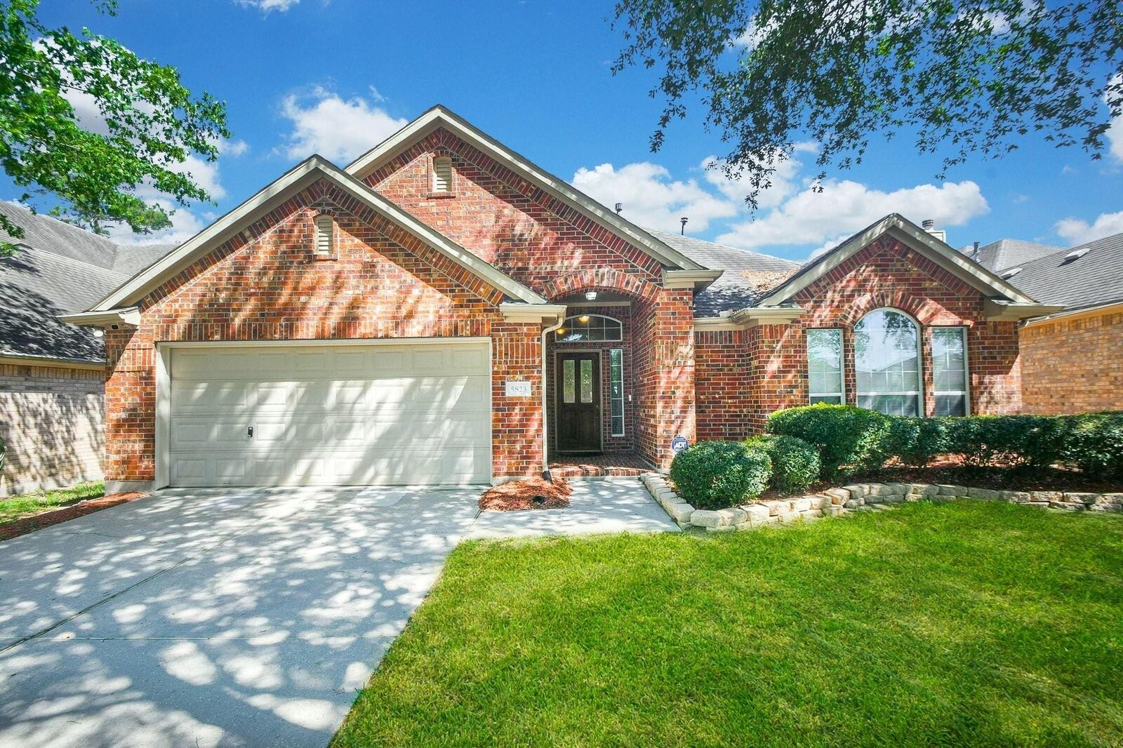 Property Photo:  5823 Knollwood Trail  TX 77373 