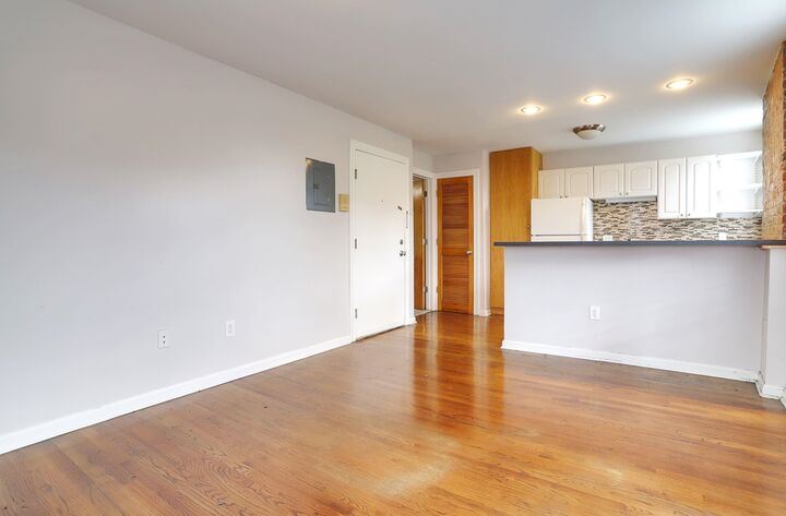 Property Photo:  197 Newark Ave 2  NJ 07302 