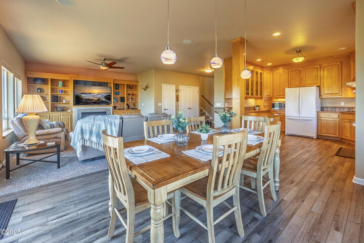 Property Photo:  1587 NW 39th Street  OR 97367 