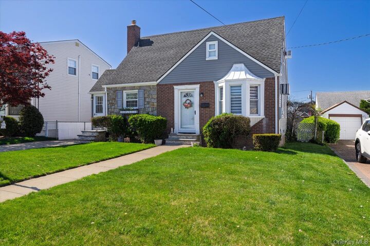 Property Photo: 1027 Van Buren Avenue NY 11010