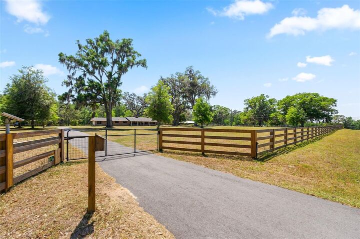 Property Photo:  12501 NW 112th Avenue  FL 32615 