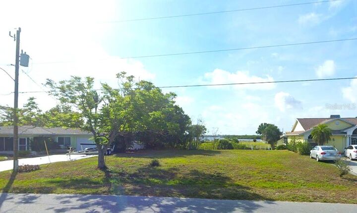 Property Photo:  3298 Daytona Drive  FL 33983 